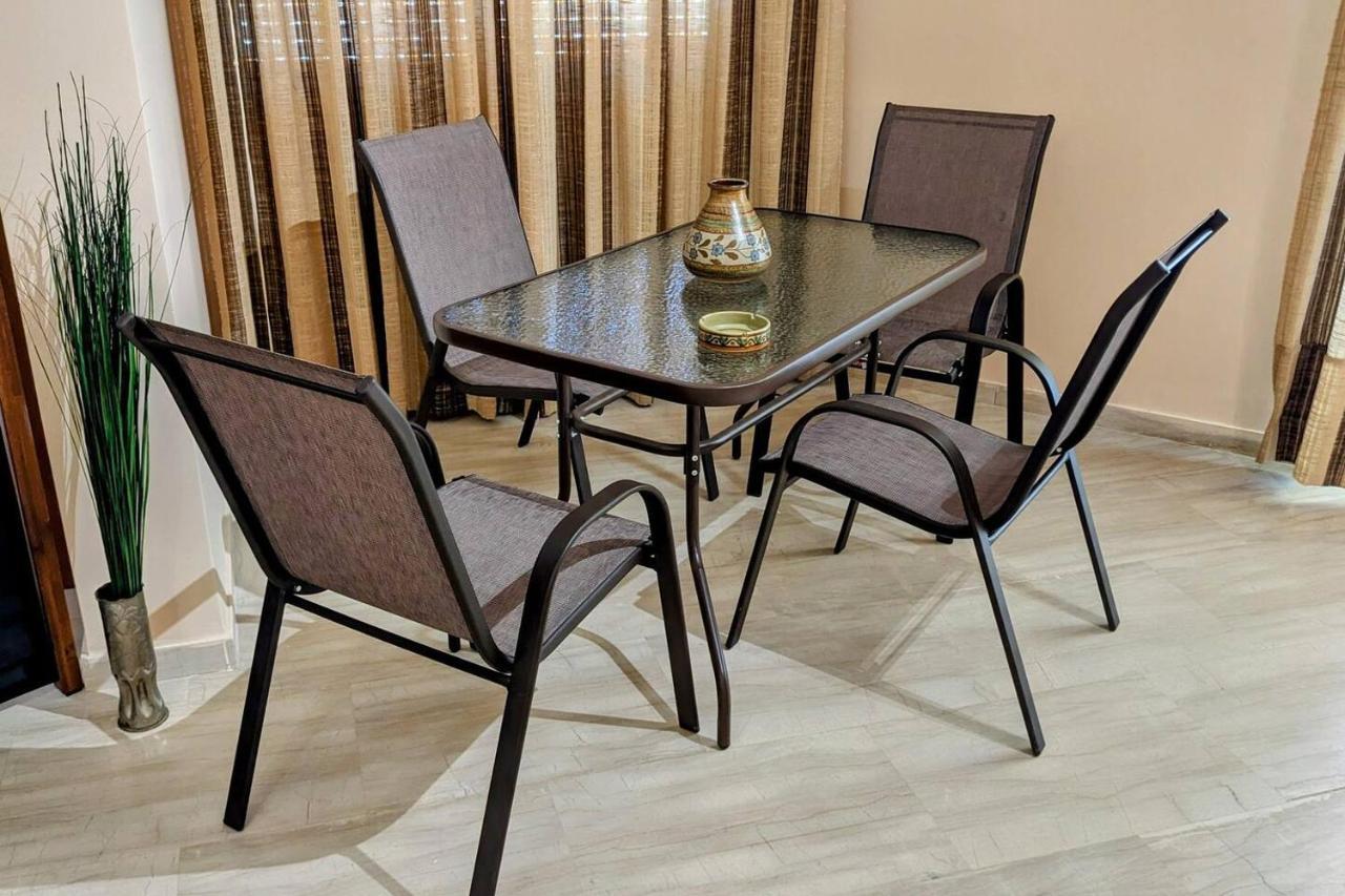 Beachfront Apartment Неа Мудания Екстериор снимка
