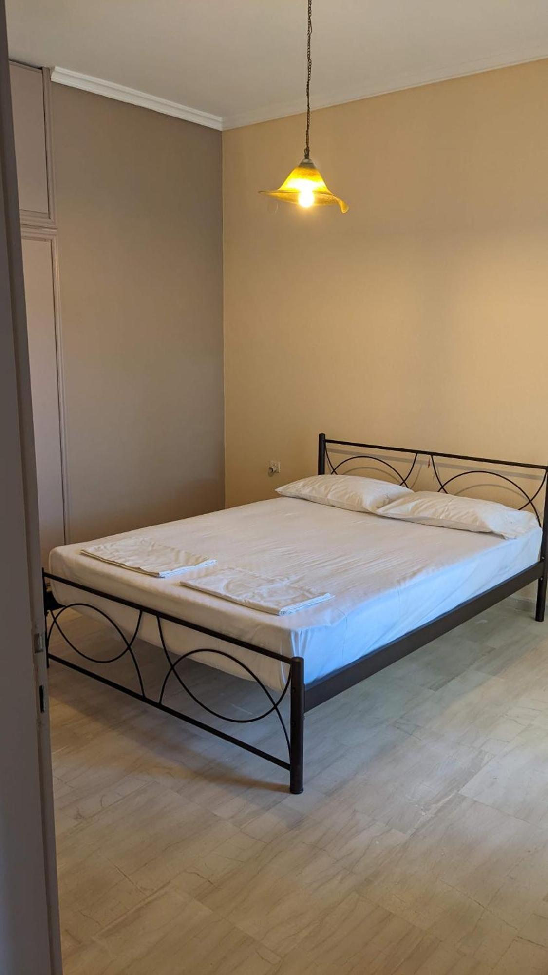 Beachfront Apartment Неа Мудания Екстериор снимка