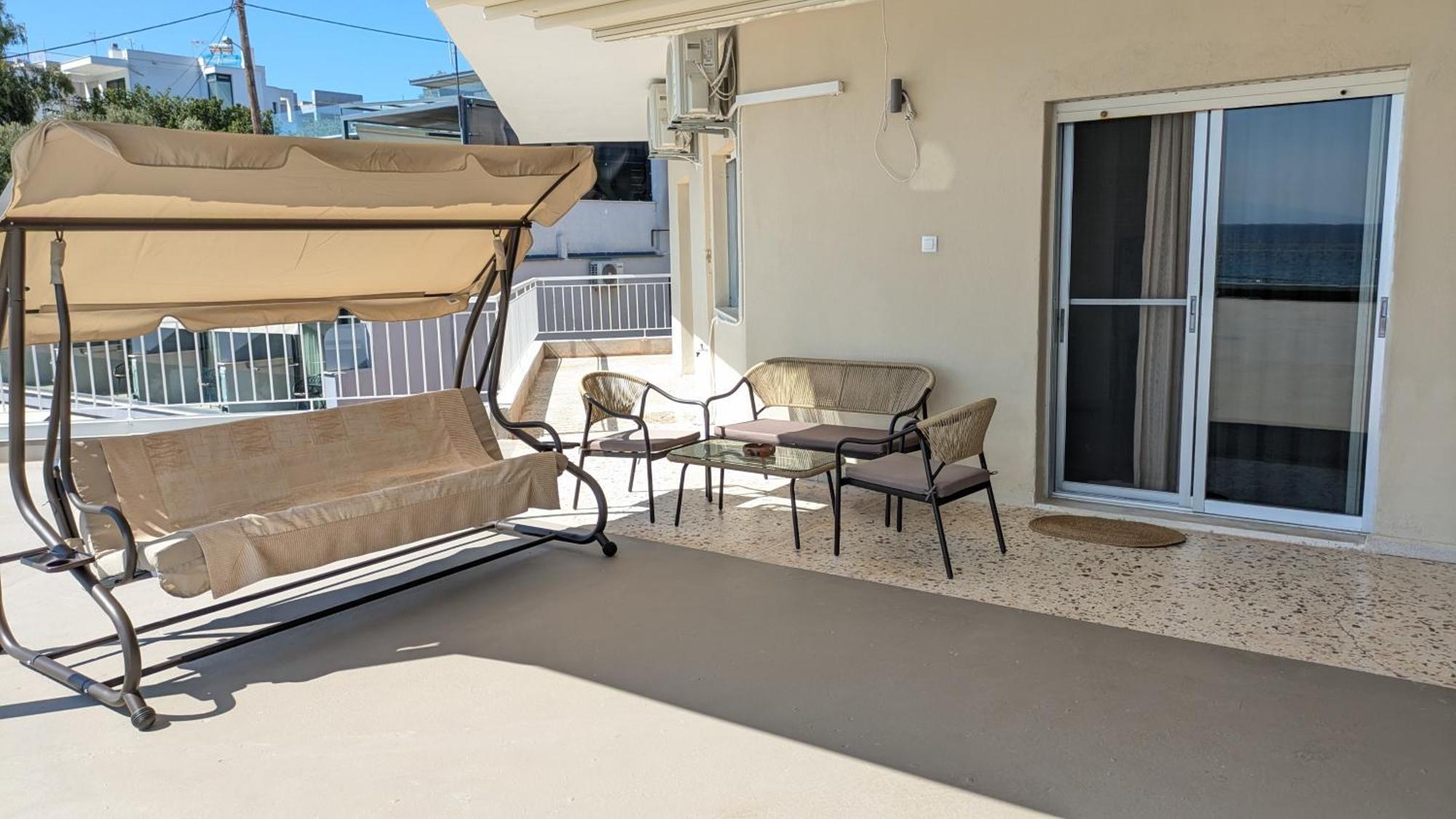 Beachfront Apartment Неа Мудания Екстериор снимка